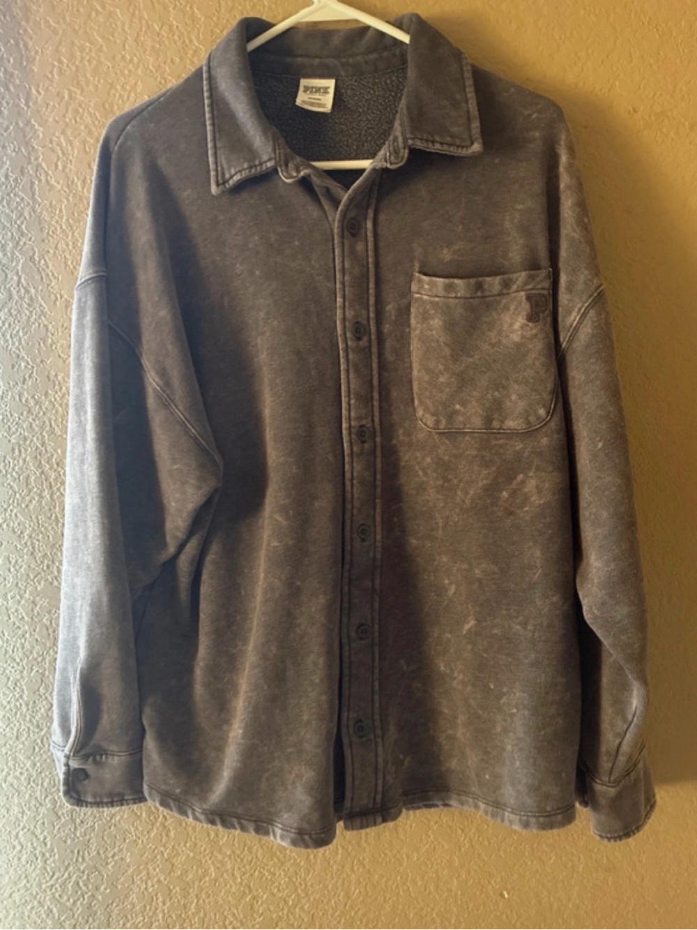 Vintage-Inspired gray Button-Up shacket